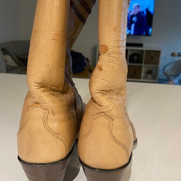 Vintage Justin heeled cowboy boots - Picture 4 of 9